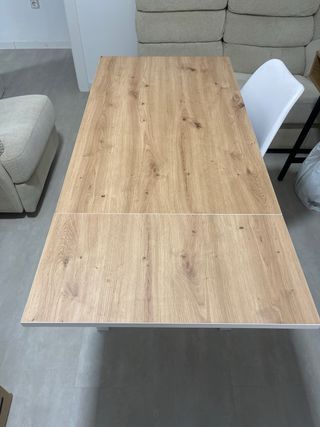 Mesa de cocina con 2 sillas