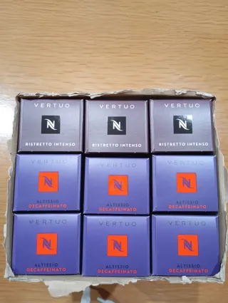 Cafetera Nespresso Vertuo Roja y Negra