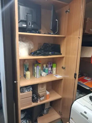 Armario de oficina de madera