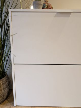 Zapatero blanco moderno