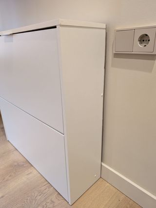 Zapatero blanco moderno