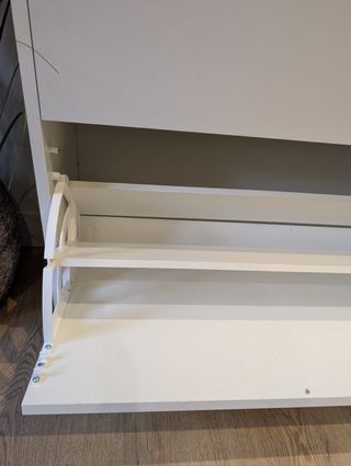 Zapatero blanco moderno