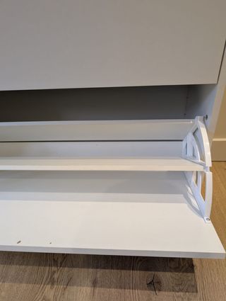 Zapatero blanco moderno