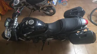 Yamaha FZ6 S2 Negra con Maletas Givi