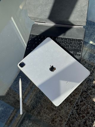 iPad Pro 12.9 1TB + Lápiz + Teclado