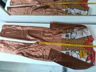 Varios disfraces. Preguntar talla y disponibilidad