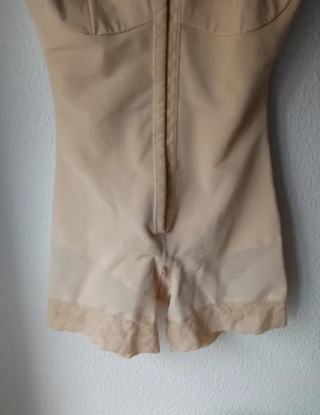 Faja body moldeador beige talla L sin estrenar