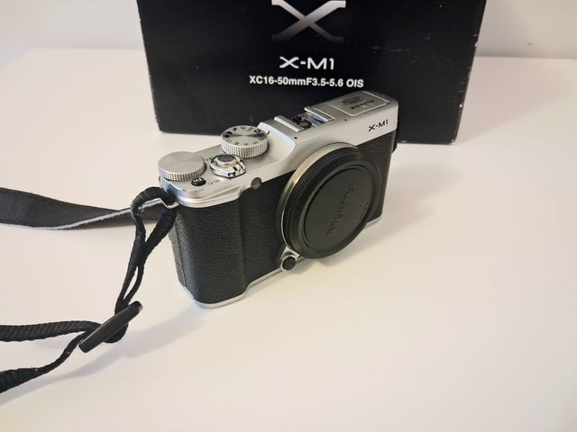 Cámara Fujifilm X-M1 (Cuerpo)