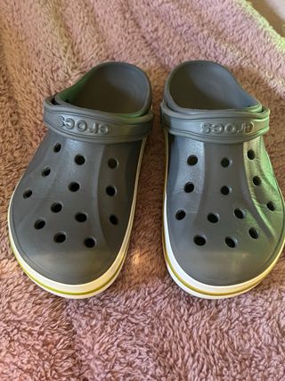 Crocs Zuecos Talla 7-9 Equivale a una 38 a 39