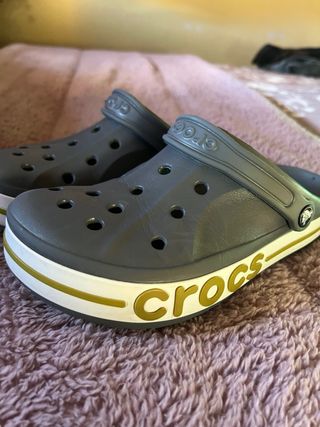 Crocs Zuecos Talla 7-9 Equivale a una 38 a 39