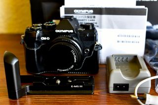 Olympus E-M5 Mark III+TTArtisan 25mm f/2+extras