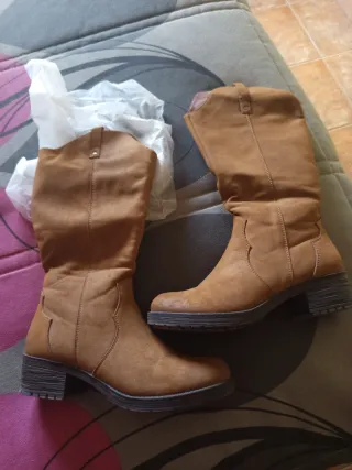 Botas altas planas marrones talla 40