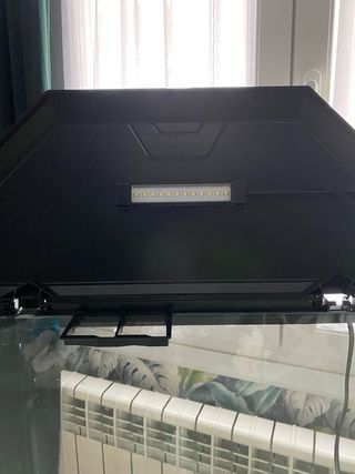 Pecera 24L con luz, filtro, comida.