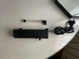 Pecera 24L con luz, filtro, comida.