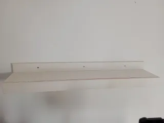 Estantería flotante de madera