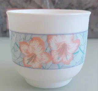 12 TAZAS SIN ESTRENAR