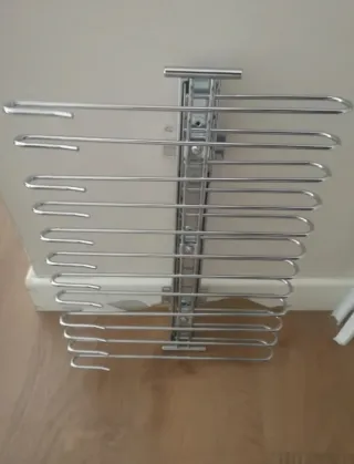 Colgador de pantalones multiusos