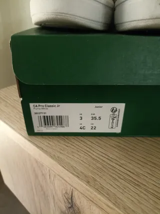 Zapatillas Puma Blancas y Doradas Talla 35.5