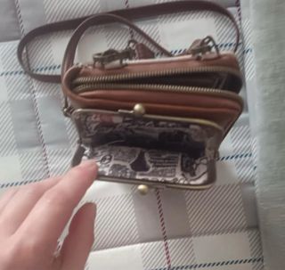 Bolso cartera multicolor con diseño