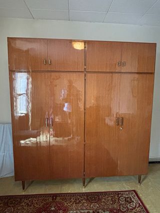 Habitación Matrimonio: Cama, Mesitas y Armario