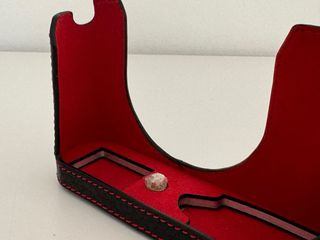 Fondello in pelle per Leica Q/Q2 rosso