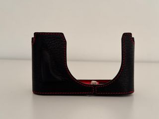Fondello in pelle per Leica Q/Q2 rosso