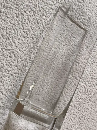 FLORERO DE VIDRIO GRUESO VERTICAL TRANSPARENTE