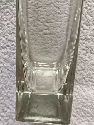 FLORERO DE VIDRIO GRUESO VERTICAL TRANSPARENTE