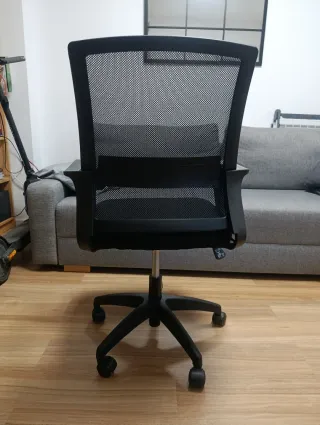 Silla de oficina negra