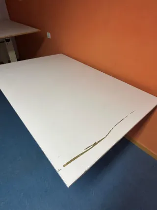 Mesa de dibujo metálica y madera. Regulable.