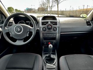 Renault Megane 2007, 1.6, pegatina C
