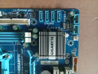 Placa Base Gigabyte GA-M68M-S2P AM3 DDR2