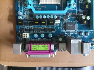 Placa Base Gigabyte GA-M68M-S2P AM3 DDR2