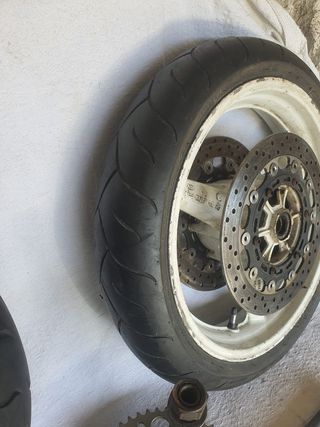 Pareja de llantas YAMAHA R1