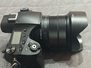 Cámara Sony RX10 III Negra