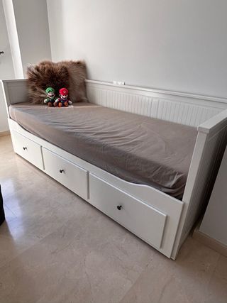 Diván blanco IKEA 80x200 con 3 cajones