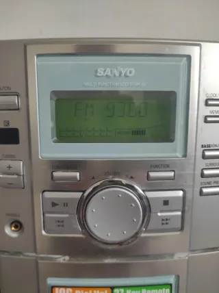 Radio CD Cassette Sanyo