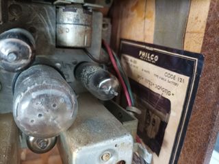 Radio Philco Modelo 46-350 Marrón