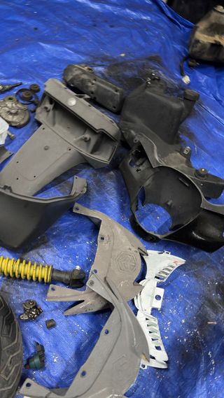 LOTE PIEZAS PIAGGIO ZIP