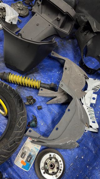 LOTE PIEZAS PIAGGIO ZIP