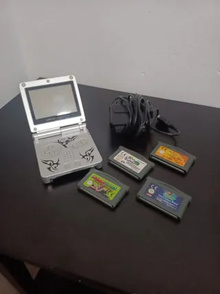 Nintendo Game Boy Advance SP + 4 juegos