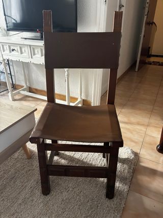 Mesa comedor madera y 2 sillas