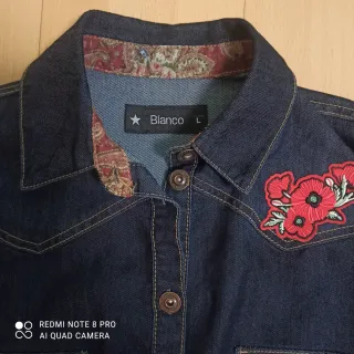 Vestido vaquero "Blanco" con bordados.