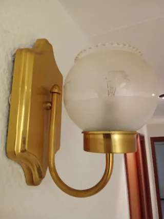 Lámpara de pared vintage dorada