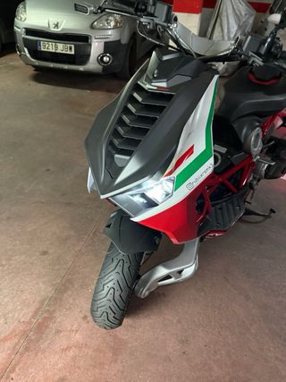 Moto Italjet Scooter Automática