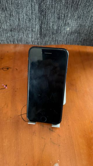 iPhone SE 3 (128GB) – bien estado iPhone SE