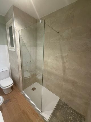 Instalación Azulejos para baños, balcones y suelos