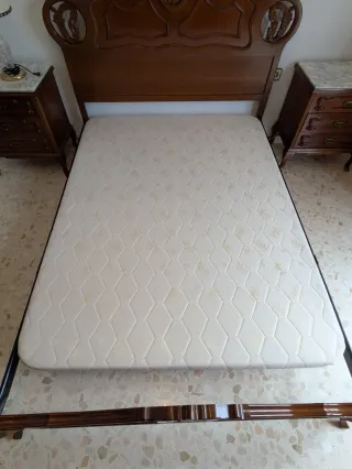 Base tapizada 135 cm