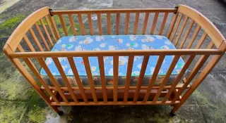 Cuna de bebé madera pino