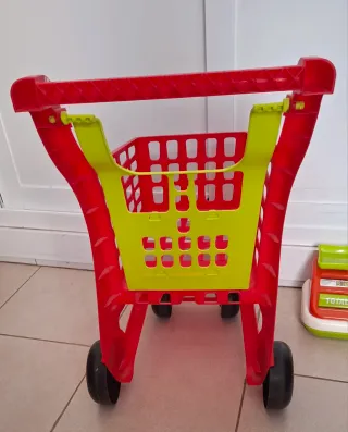 Carrito de compra y calculadora de juguete